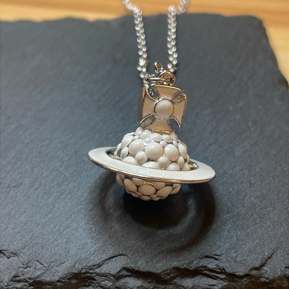 Vivienne Westwood White Orb Necklace Pearl Crystal Saturn Pendant Gold Tone